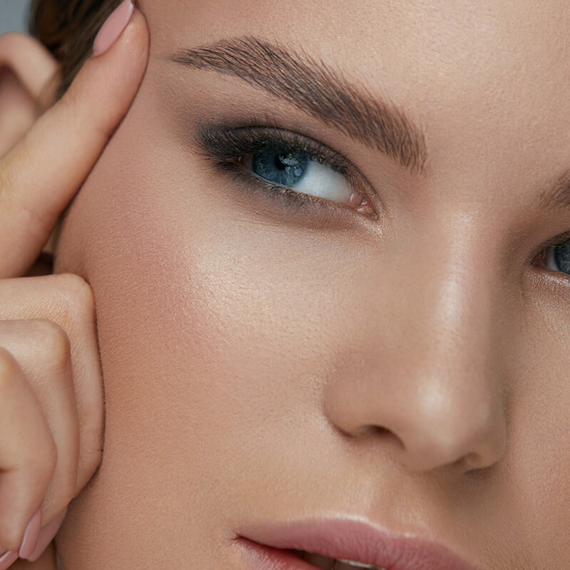 Aplicación de bótox en nuestra clínica estética en Valladolid, suaviza arrugas y rejuvenece el rostro de forma natural con Andreina Jiménez, una de las médico estéticos más profesional de Valladolid. Primera valoración gratis, te esperamos en C. Val, 7, 47003 Valladolid.