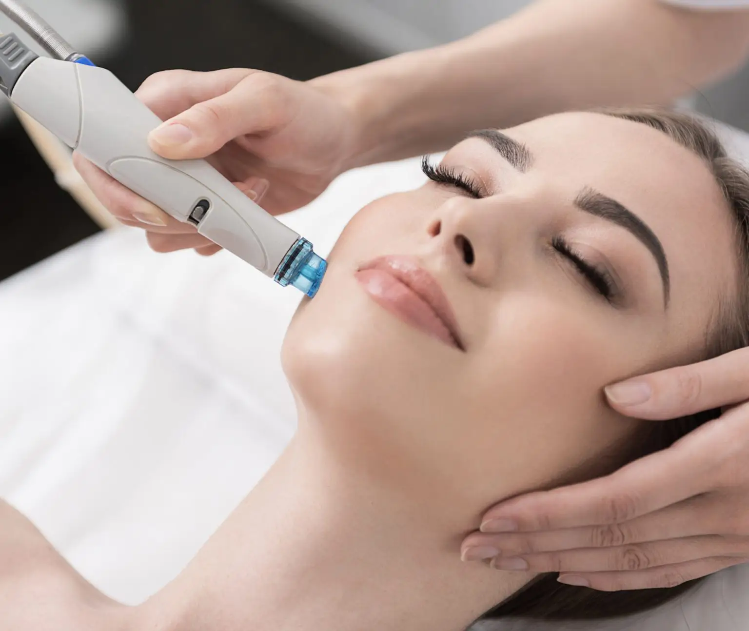 Tratamiento Aquapure en Valladolid para limpieza y rejuvenecimiento facial profesional