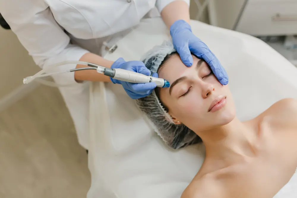 Hydrofacial en Valladolid con Aquapure, tratamiento facial avanzado en clínica estética